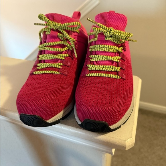 Thorogood Athletic Safety Toe Low Pink Composite Toe Slip-Resistant Sole SZ 6.5W - Picture 3 of 6